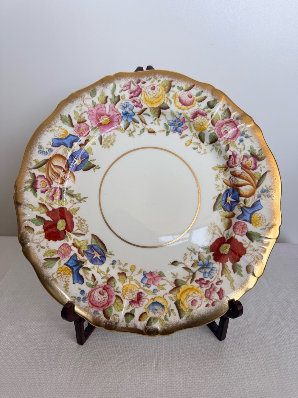Queen Anne by Hammersley Bone china dinner plate w floral chintz pattern